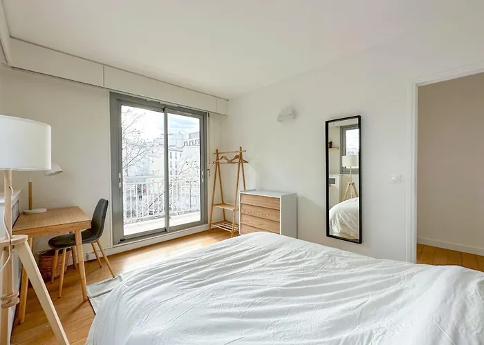 Flexliving - - Ternes Holiday home *